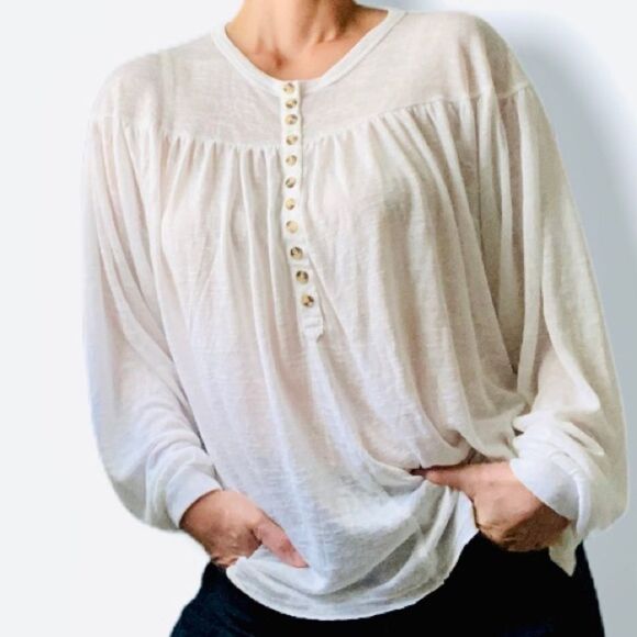 NWT Urban Outfitters lightweight Knit Top - Picture 1 of 9